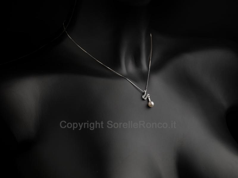 COLLANA IN ORO DIAMANTI E PERLA Ø 7 MM